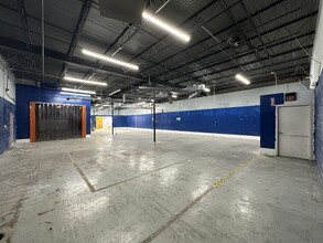 5951-5953 Halpine Rd, Rockville, MD for lease Interior Photo- Image 2 of 4