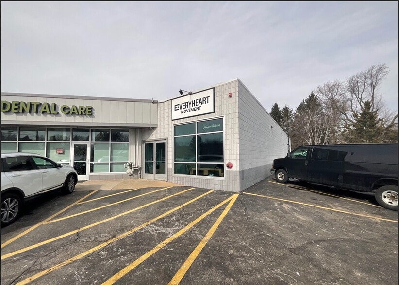 2807 Lake Michigan Dr NW, Grand Rapids, MI for lease - Building Photo - Image 3 of 52