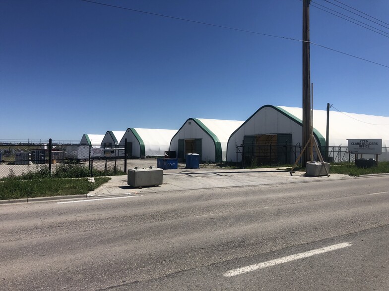 9720 68 St SE, Calgary, AB for lease - Building Photo - Image 1 of 2