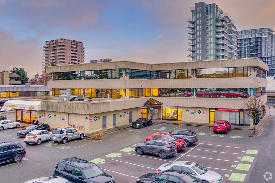 8171 Cook Rd, Richmond, BC à louer - Photo du bâtiment - Image 2 de 4