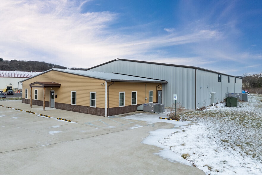 180 Hollywood Dr, Butler, PA à vendre - Photo du bâtiment - Image 3 de 5