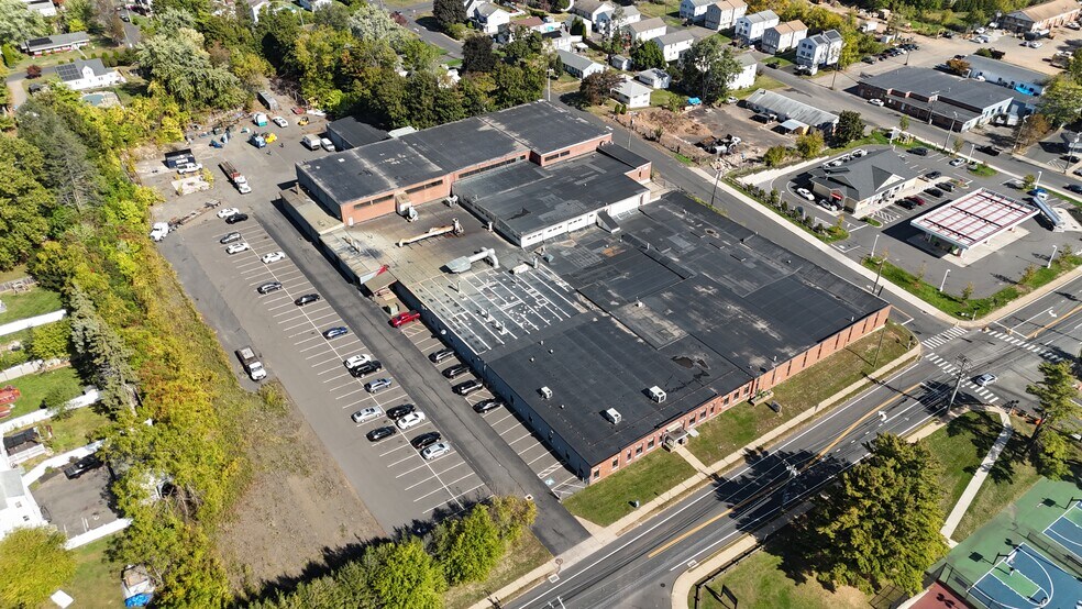 206 Newington Ave, New Britain, CT for lease - Building Photo - Image 1 of 4
