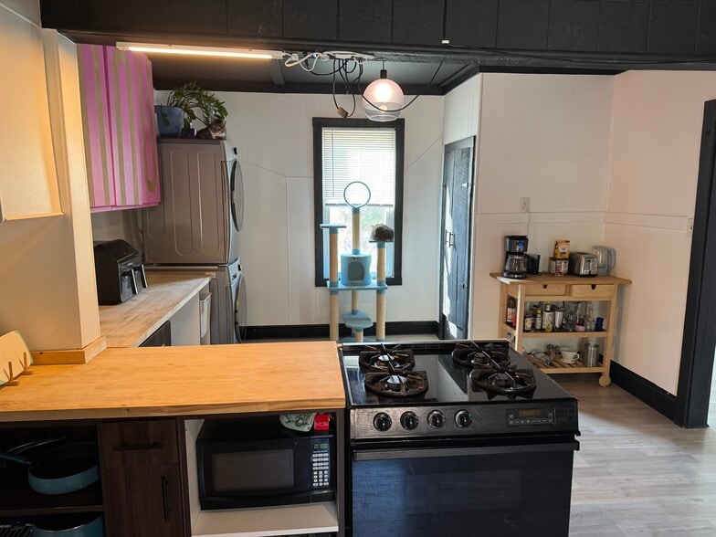 81 N Mill St, Kansas City, KS for sale - Building Photo - Image 2 of 17