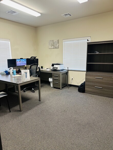 2236 W Hefner Rd, Oklahoma City, OK for lease - Building Photo - Image 3 of 13