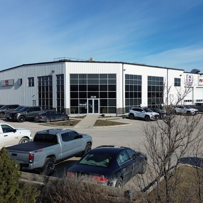 More details for 2529 Inkster Blvd, Winnipeg, MB - Industrial for Lease