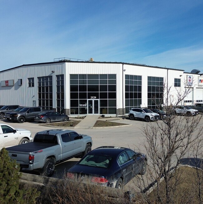 Plus de détails pour 2529 Inkster Blvd, Winnipeg, MB - Industriel à louer