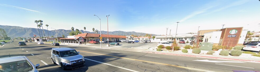 31085-31093 Riverside Dr, Lake Elsinore, CA à louer - Photo du bâtiment - Image 1 de 2