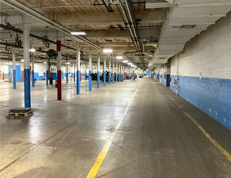 342 Shelbyville Mills Rd, Shelbyville, TN for lease - Building Photo - Image 3 of 4