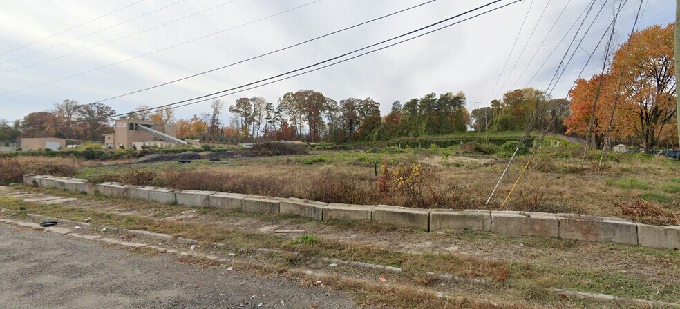 9420 Gunston Cove Rd, Lorton, VA à vendre - Photo du bâtiment - Image 2 de 9