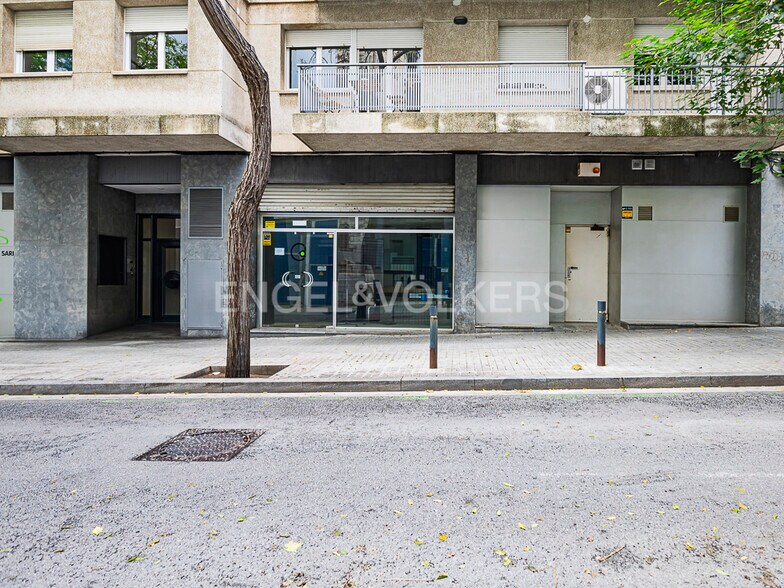 Commerce de détail dans Barcelone, Barcelona à louer - Photo du bâtiment - Image 1 de 7