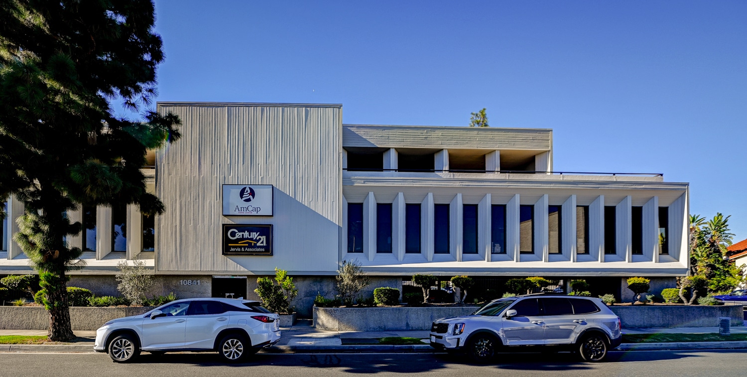 10841 Paramount Blvd, Downey, CA for lease Interior Photo- Image 1 of 26