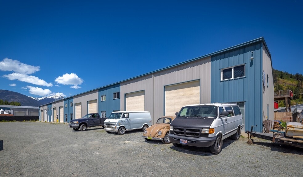 7341 Industrial Way, Pemberton, BC à louer - Photo du bâtiment - Image 3 de 9