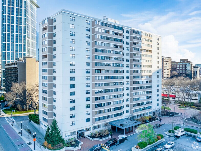 7 Whittier Pl, Boston, MA à vendre - Photo principale - Image 1 de 11