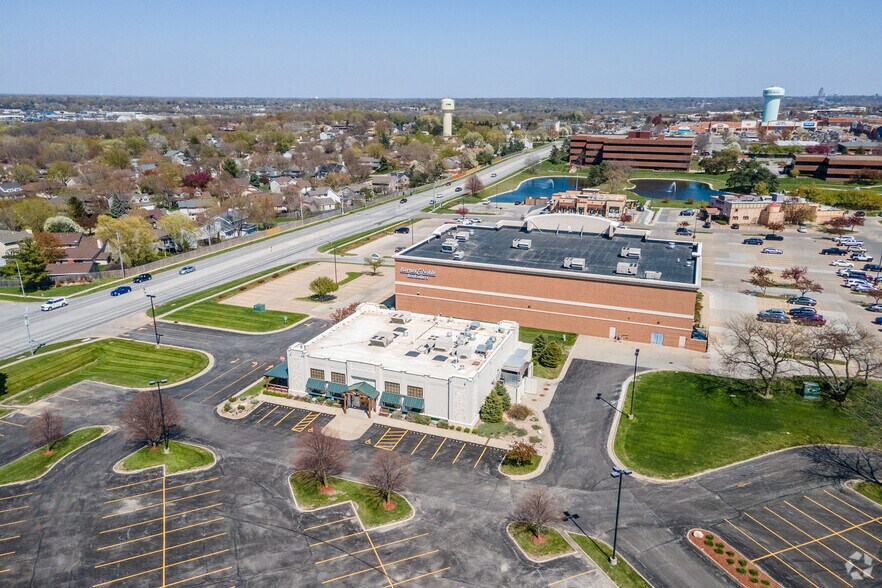 4570 University Ave, West Des Moines, IA à vendre - Aérien - Image 2 de 8