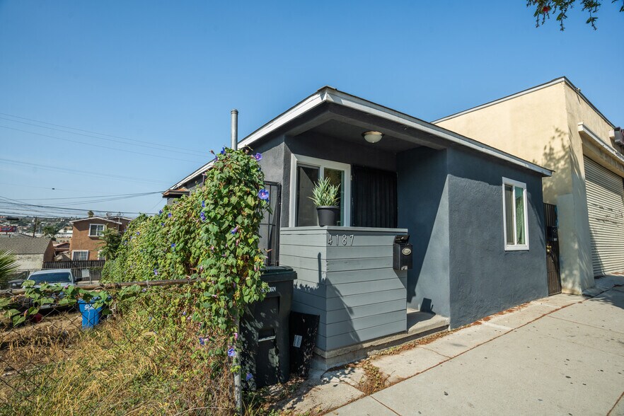 4185 City Terrace Dr, Los Angeles, CA à vendre - Photo du bâtiment - Image 2 de 12