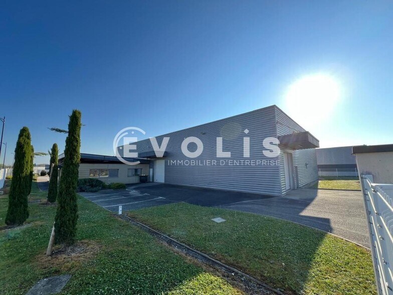 4 Chemin Des Ronzières, Vourles for lease - Building Photo - Image 1 of 8