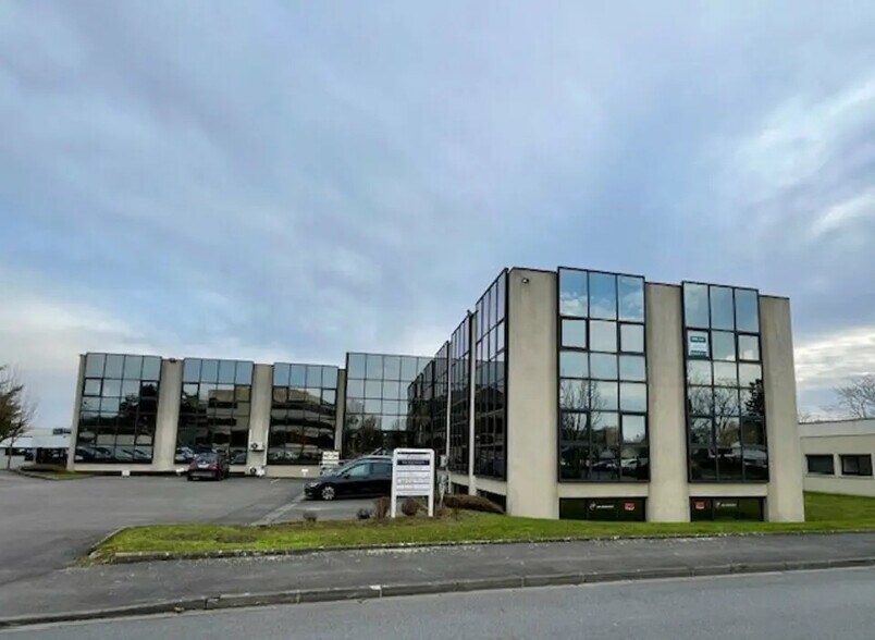 Office in Reims for lease - Building Photo - Image 1 of 11