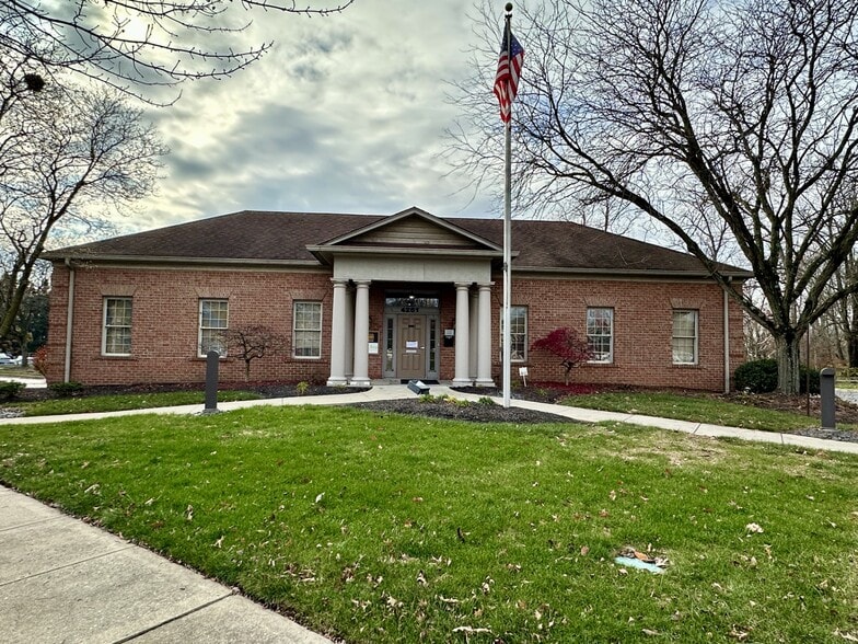 4261 Morse Rd, Columbus, OH for lease - Building Photo - Image 2 of 36