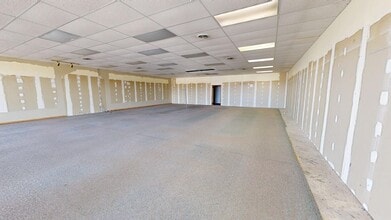 1500 Highway 169 N, Algona, IA for lease Interior Photo- Image 2 of 9