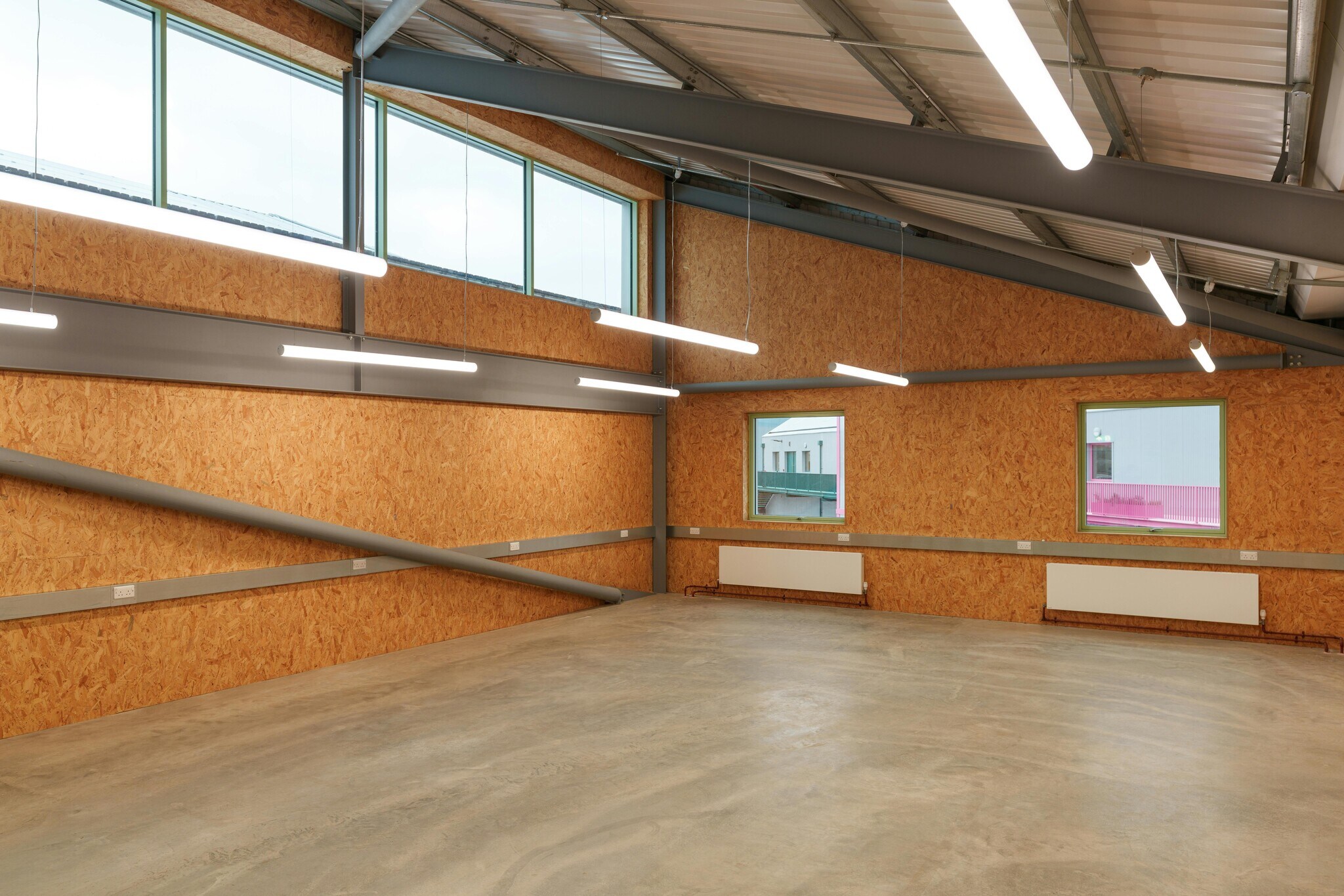 199 Eade, London for lease Interior Photo- Image 1 of 6