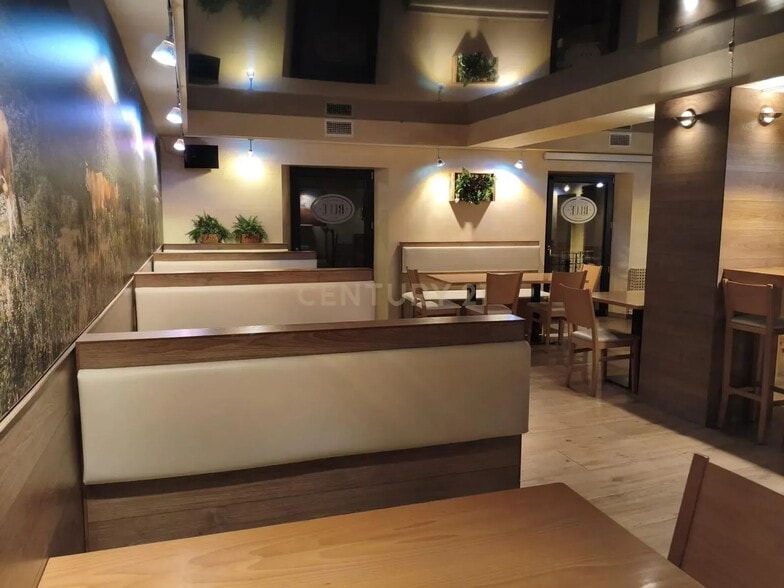 Retail in Riaza, Segovia for sale - Interior Photo - Image 3 of 10