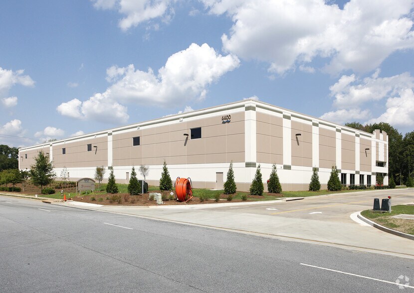 4400 N Commerce Dr, Atlanta, GA for sale - Building Photo - Image 2 of 4