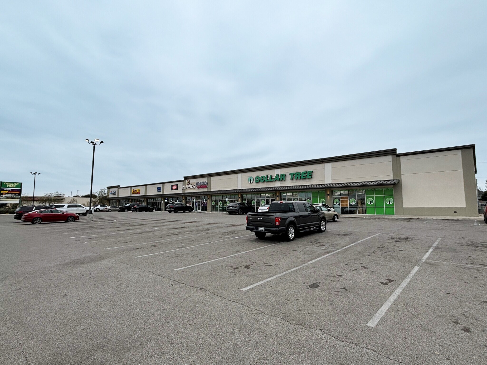 3502 Clark Blvd, Laredo, TX for lease Primary Photo- Image 1 of 16