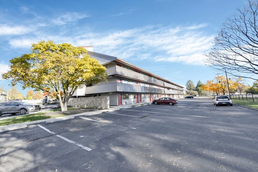 441 Ackerman Rd, Columbus, OH à vendre - Photo du bâtiment - Image 3 de 12