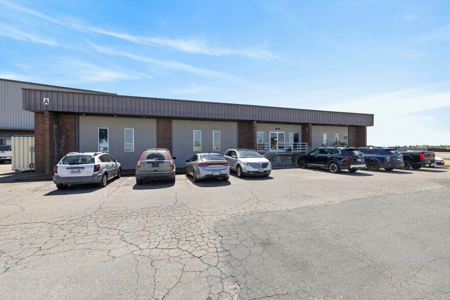 1370 Furneaux Rd, Olivehurst, CA à louer - Photo du bâtiment - Image 2 de 6