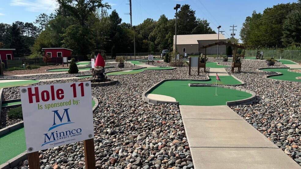 215 Opportunity Blvd N, Cambridge, MN à vendre - Photo du bâtiment - Image 2 de 17