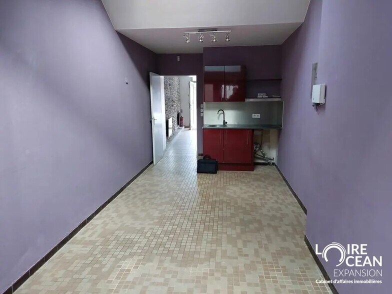 Commerce de détail dans Nantes à louer - Photo du bâtiment - Image 3 de 5