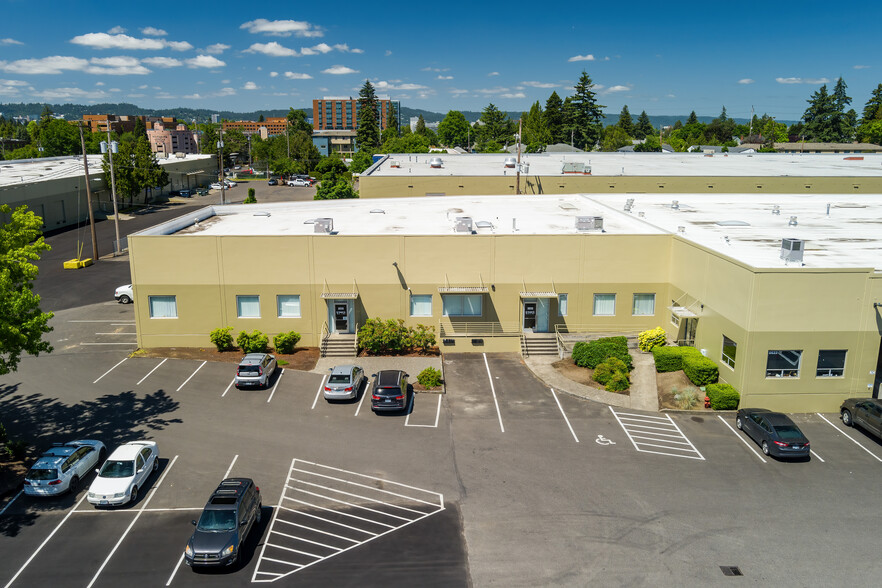 920 NE 58th St, Portland, OR for lease - Building Photo - Image 1 of 18