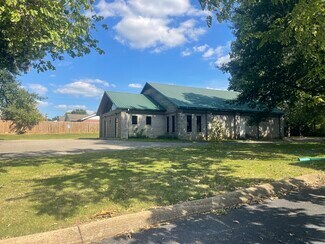 Plus de détails pour 84 W University Pky, Jackson, TN - Commerce de détail à vendre