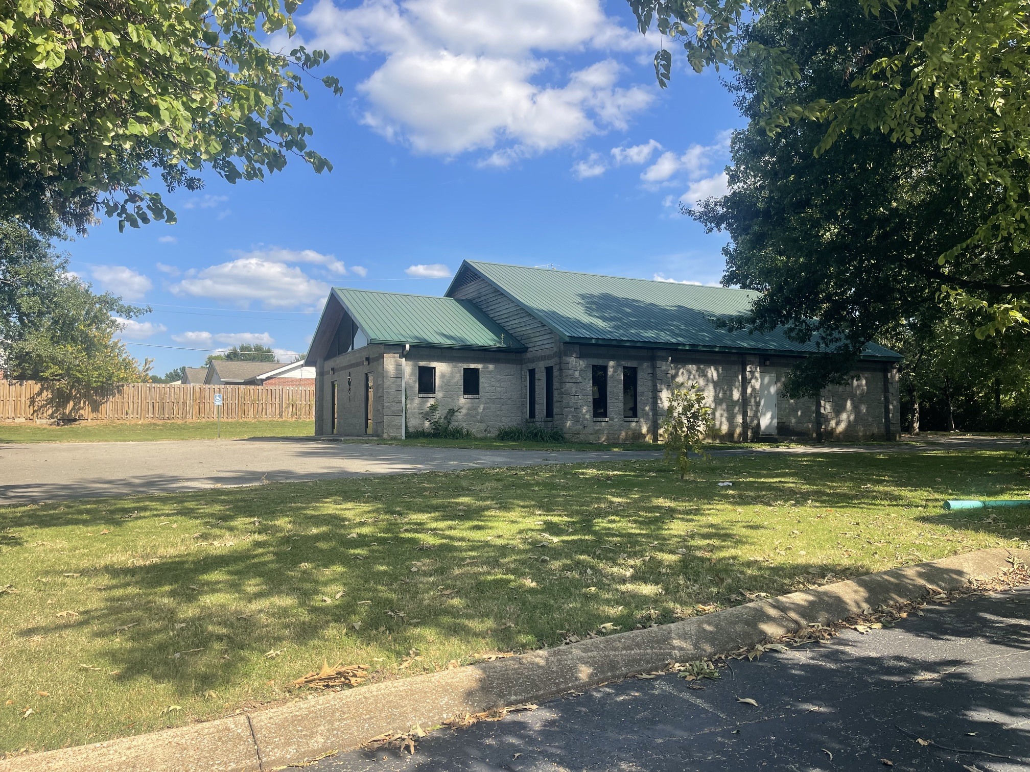 84 W University Pky, Jackson, TN for sale Primary Photo- Image 1 of 23