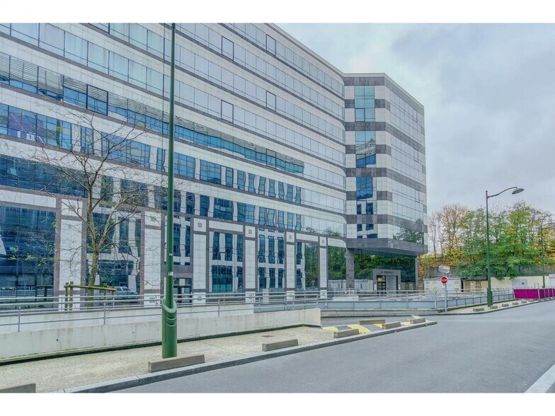 Bureau dans Fontenay-sous-Bois à louer - Photo du bâtiment - Image 2 de 6