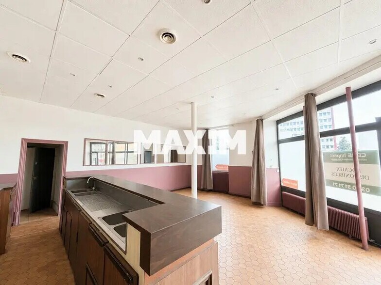 17 Rue De Gray, Dijon for lease - Interior Photo - Image 2 of 5