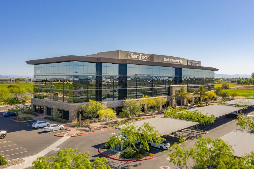 275 E Rivulon Blvd, Gilbert, AZ for lease - Primary Photo - Image 1 of 23