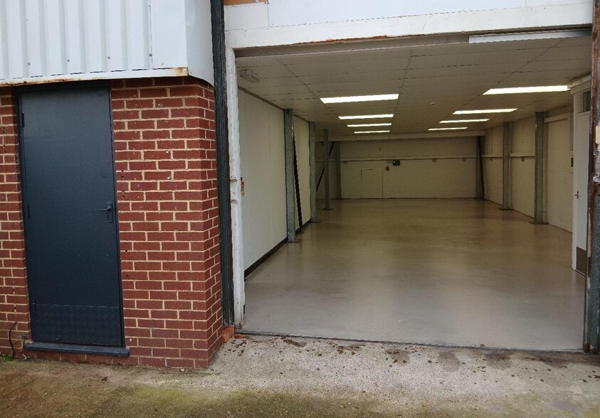 Old Shoreham Rd, Hove for lease - Interior Photo - Image 3 of 3