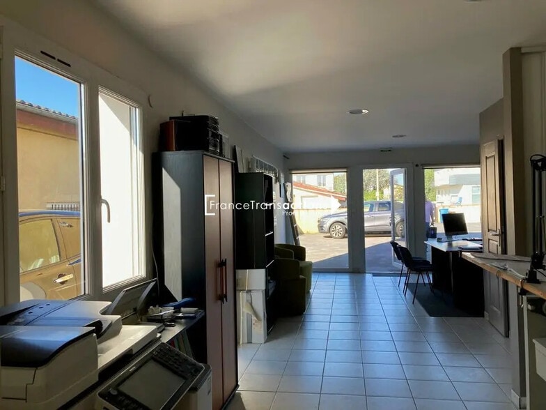 Commerce de détail dans Saint-Alban à louer - Photo intérieure - Image 2 de 2