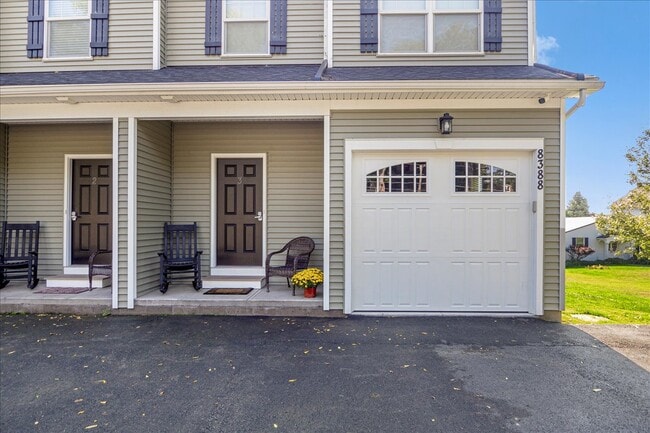 Plus de détails pour 8388 Bay St, Sodus Point, NY - Multi-résidentiel à vendre