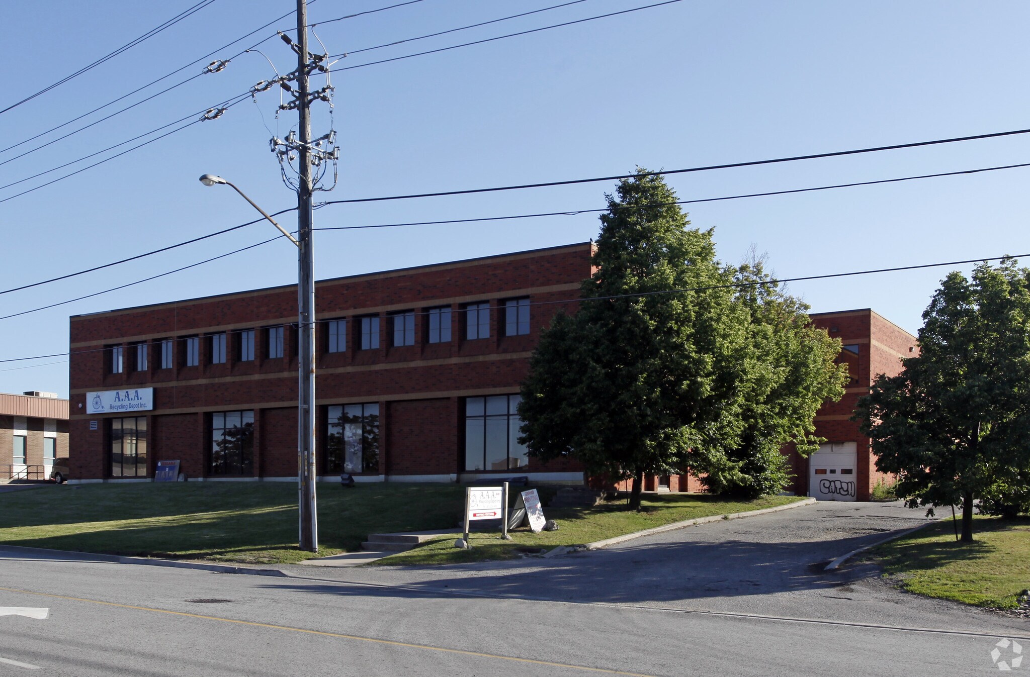 5033 Maingate Dr, Mississauga, ON à vendre Photo du bâtiment- Image 1 de 1