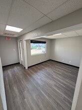 1663 Hickory Dr, Haltom City, TX for lease Interior Photo- Image 2 of 7