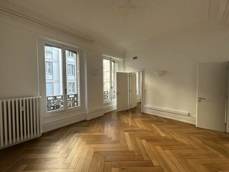 Office in Strasbourg for lease - Interior Photo - Image 2 of 8