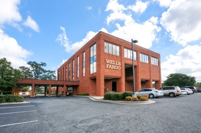 301 E Ash St, Goldsboro, NC for lease - Building Photo - Image 1 of 14