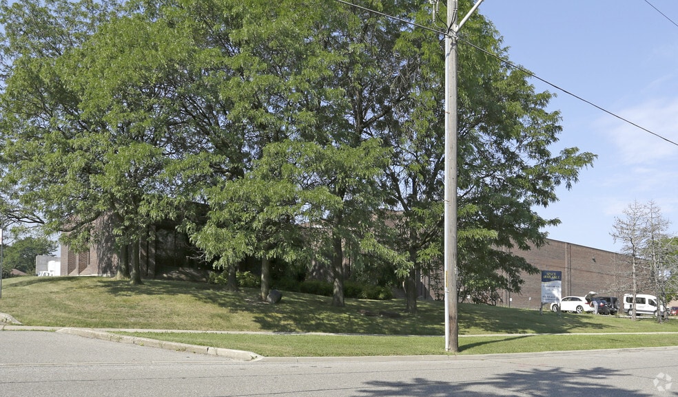 2480 Tedlo St, Mississauga, ON for sale - Primary Photo - Image 1 of 15