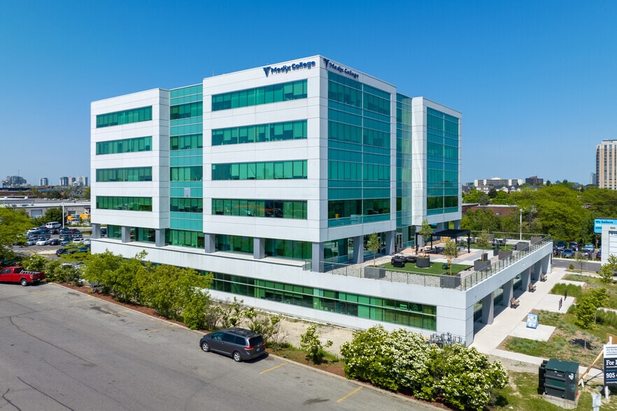 520 Ellesmere Rd, Toronto, ON à louer - Photo du bâtiment - Image 2 de 35