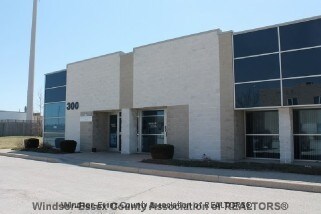 880 North Service Rd, Windsor, ON for sale - Building Photo - Image 1 of 1