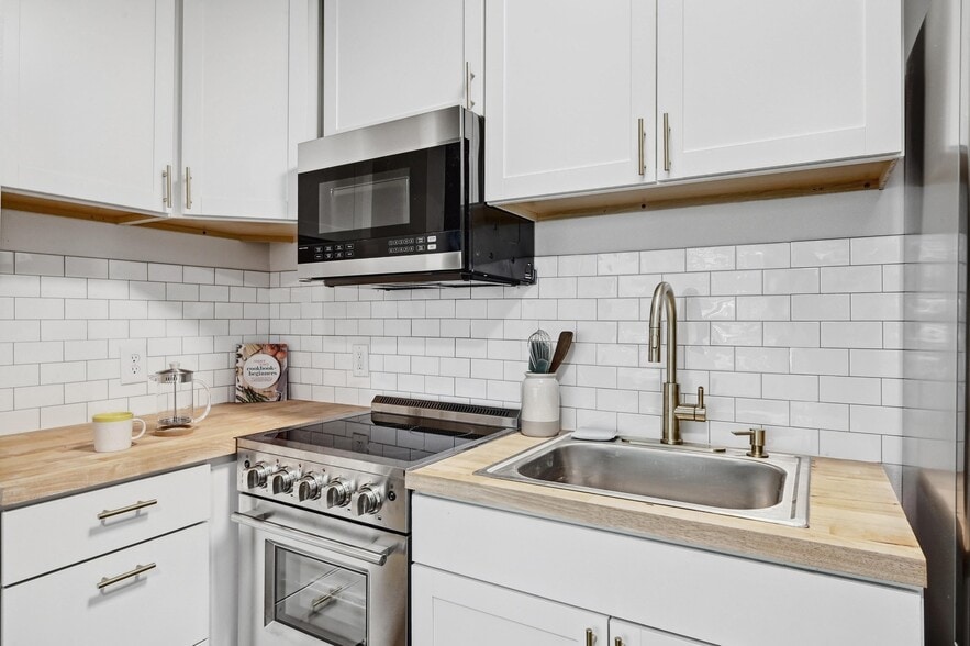 2802 Whitis Ave, Austin, TX for sale - Building Photo - Image 2 of 10