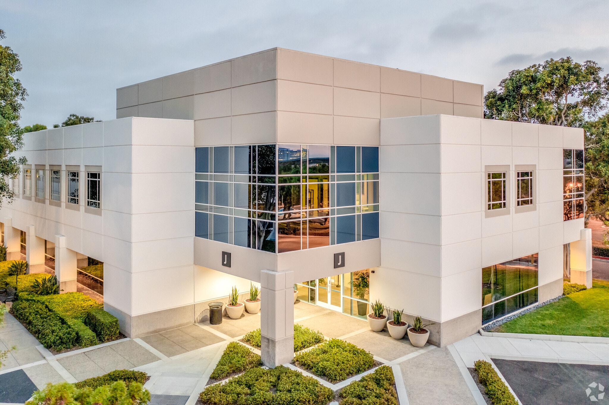 1 Technology Dr, Irvine, CA for lease Primary Photo- Image 1 of 7