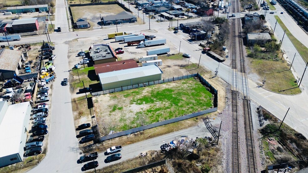 2323 Daugherty St, Houston, TX for lease - Building Photo - Image 3 of 8